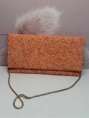 SONDRA ROBERTS Pink pastel pink  Beaded Folded Clutch Purse. Like New.